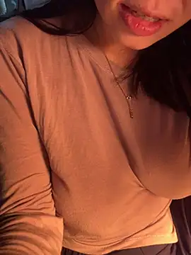 Snapshot of Laura8910 chatting on January 23, 2025, 5:56 am Laura8910 online show from January 23, 2025, 5:56 am