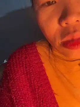 Snapshot of Laura8910 chatting on December 14, 2024, 6:02 am Laura8910 online show from December 14, 2024, 6:02 am