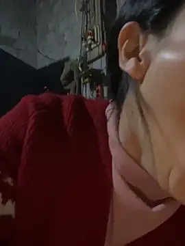 Snapshot of Laura8910 chatting on February 26, 2025, 12:16 pm Laura8910 online show from February 26, 2025, 12:16 pm