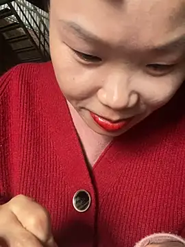 Snapshot of Laura8910 chatting on February 25, 2025, 7:09 am Laura8910 online show from February 25, 2025, 7:09 am