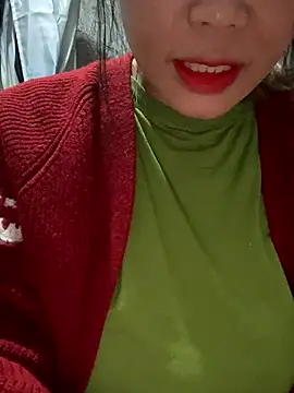 Snapshot of Laura8910 chatting on December 2, 2024, 3:10 am Laura8910 online show from December 2, 2024, 3:10 am