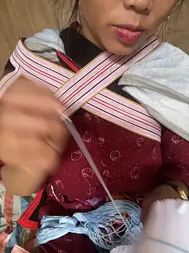 Snapshot of Laura8910 chatting on October 31, 2025, 6:10 am Laura8910 online show from October 31, 2025, 6:10 am