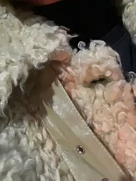 Snapshot of Laura8910 chatting on January 31, 2025, 8:01 am Laura8910 online show from January 31, 2025, 8:01 am