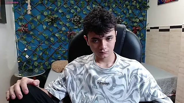 Waturox online show from October 10, 2025, 7:04 pm