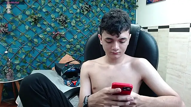 Waturox online show from September 19, 2025, 7:40 pm