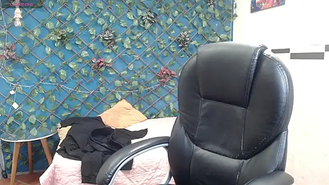 Waturox online show from November 7, 2025, 6:56 pm