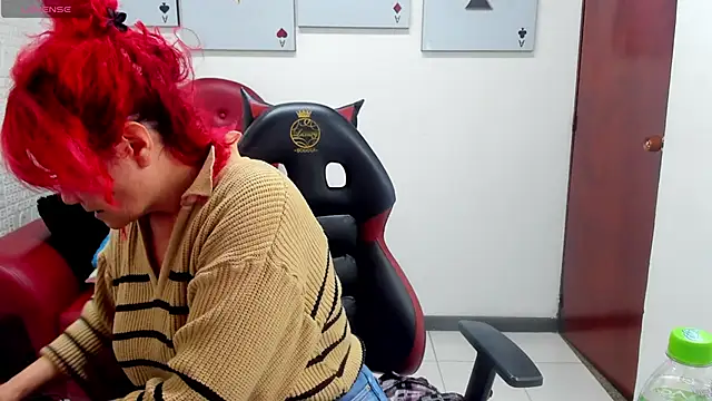 Salomeediaz  online show from October 8, 2025, 9:04 pm