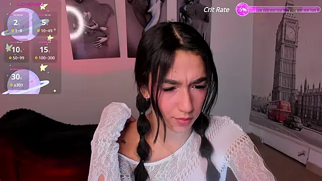 Snapshot of SaraaMills chatting on March 3, 2025, 10:52 pm SaraaMills online show from March 3, 2025, 10:52 pm