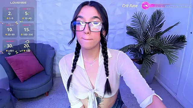 Snapshot of SaraaMills chatting on February 17, 2025, 7:55 pm SaraaMills online show from February 17, 2025, 7:55 pm