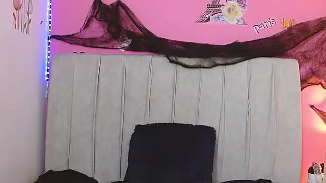 Snapshot of mildre303av chatting on October 29, 2025, 10:31 pm mildre303av online show from October 29, 2025, 10:31 pm