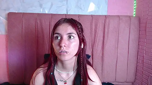 Snapshot of mildre303av chatting on November 17, 2025, 10:36 pm mildre303av online show from November 17, 2025, 10:36 pm