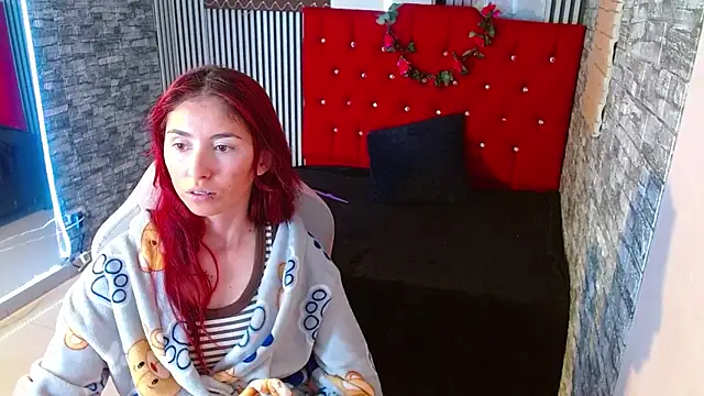 Snapshot of mildre303av chatting on December 4, 2025, 9:47 pm mildre303av online show from December 4, 2025, 9:47 pm