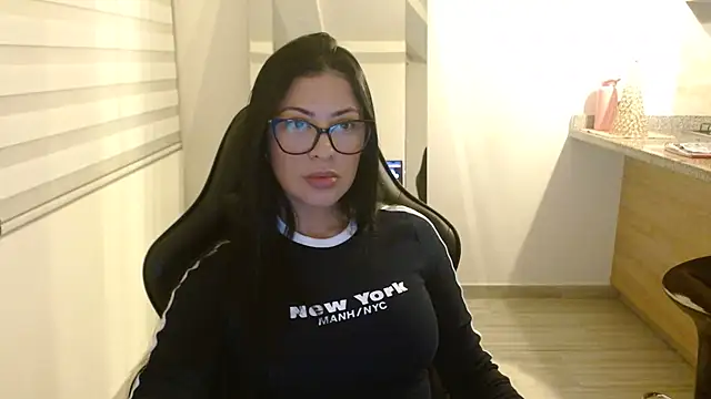 Charlotte cute18 online show from December 13, 2025, 11:33 pm