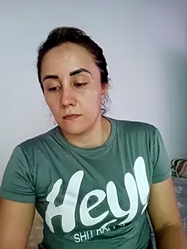 Isabel23zr online show from November 15, 2025, 3:05 pm