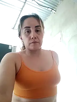 Isabel23zr online show from November 21, 2025, 4:06 pm