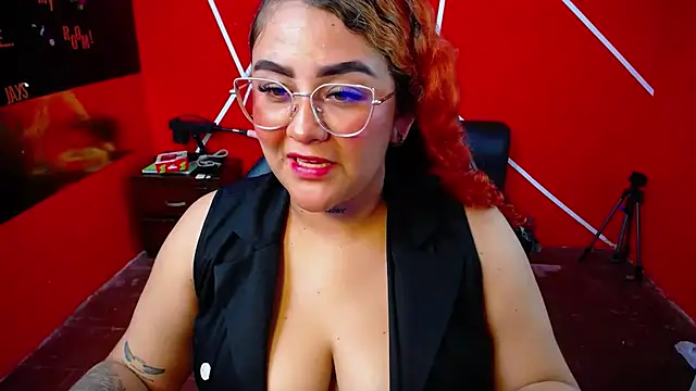 loly bigbooty4u online show from February 16, 2026, 4:00 am