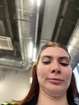 Snapshot of Accole chatting on December 20, 2025, 8:28 am Accole online show from December 20, 2025, 8:28 am