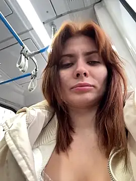 Snapshot of Accole chatting on November 21, 2025, 7:40 am Accole online show from November 21, 2025, 7:40 am