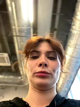 Snapshot of Accole chatting on December 14, 2025, 9:15 am Accole online show from December 14, 2025, 9:15 am