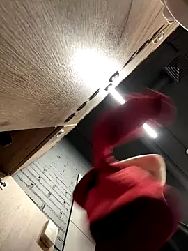 Snapshot of Accole chatting on December 4, 2025, 7:51 am Accole online show from December 4, 2025, 7:51 am