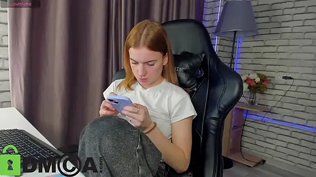 Snapshot of Stacey_Brown chatting on February 3, 2026, 1:05 am Stacey Brown online show from February 3, 2026, 1:05 am