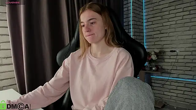 Snapshot of Stacey_Brown chatting on January 12, 2026, 11:42 pm Stacey Brown online show from January 12, 2026, 11:42 pm