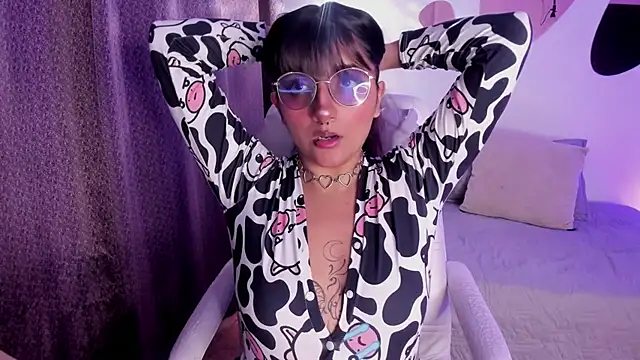 Alliccee online show from February 13, 2026, 7:14 pm