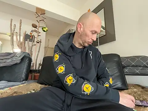 Snapshot of Germankink chatting on March 25, 2026, 12:04 pm Germankink online show from March 25, 2026, 12:04 pm