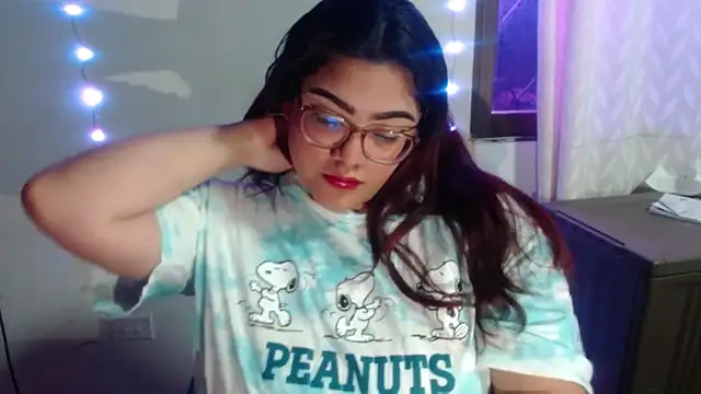 KathyGonzalez online show from November 28, 2025, 4:51 pm