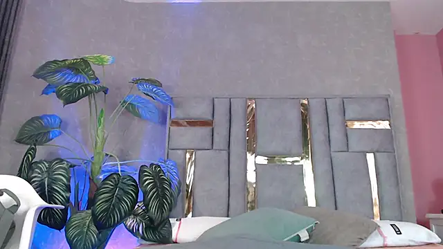 JuliaRose ks online show from November 19, 2025, 12:27 pm