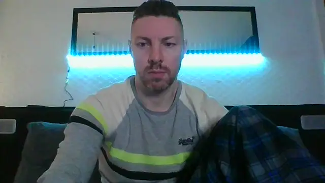 Snapshot of Fit4fun24 chatting on February 4, 2026, 10:49 pm Fit4fun24 online show from February 4, 2026, 10:49 pm