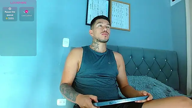 Snapshot of mateoreal1 chatting on March 3, 2026, 12:01 pm mateoreal1 online show from March 3, 2026, 12:01 pm