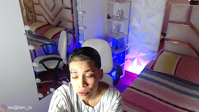 Snapshot of Jonesliam23 chatting on April 18, 2026, 8:20 pm Jonesliam23 online show from April 18, 2026, 8:20 pm