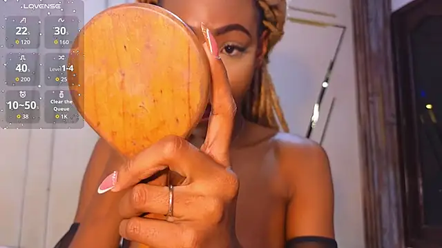 adaraSmiith online show from November 18, 2025, 11:35 am