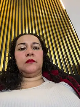 Snapshot of luisa_curli chatting on July 30, 2026, 12:21 am luisa curli online show from July 30, 2026, 12:21 am