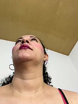 Snapshot of luisa_curli chatting on December 5, 2025, 5:06 am luisa curli online show from December 5, 2025, 5:06 am