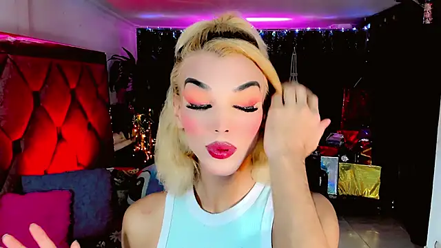 Snapshot of the-horus-girl chatting on December 15, 2025, 12:16 am the-horus-girl online show from December 15, 2025, 12:16 am