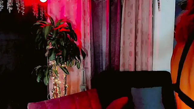 Snapshot of the-horus-girl chatting on January 6, 2026, 5:55 am the-horus-girl online show from January 6, 2026, 5:55 am