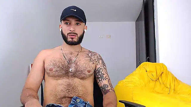 Snapshot of Sanit_Di chatting on December 3, 2025, 3:33 pm Sanit Di online show from December 3, 2025, 3:33 pm