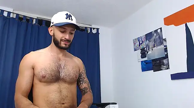 Snapshot of Sanit_Di chatting on December 17, 2024, 10:22 pm Sanit Di online show from December 17, 2024, 10:22 pm