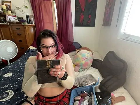 Snapshot of anja_peach chatting on October 7, 2025, 7:04 pm anja peach online show from October 7, 2025, 7:04 pm