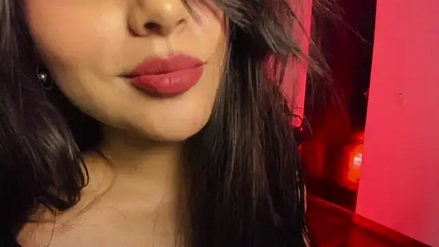 Snapshot of sol__angel chatting on December 18, 2025, 5:34 am sol angel online show from December 18, 2025, 5:34 am