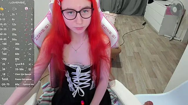 Malina Lovely online show from October 27, 2025, 8:32 pm