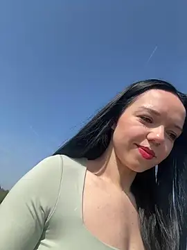 Snapshot of Vanesskaa chatting on April 8, 2026, 10:28 am Vanesskaa online show from April 8, 2026, 10:28 am