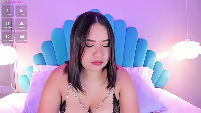 HannaKarson online show from March 6, 2025, 11:36 am