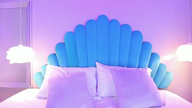 HannaKarson online show from February 28, 2025, 11:36 am