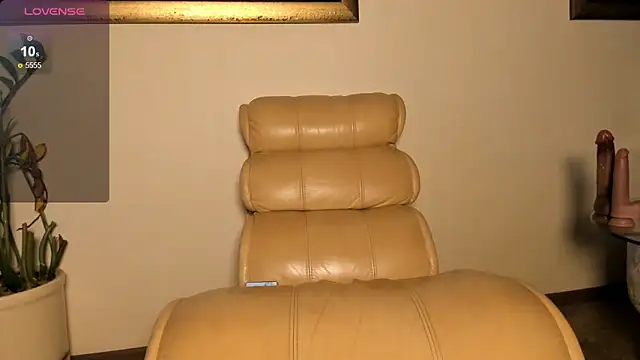 Snapshot of luna-catt chatting on March 20, 2025, 10:51 pm luna-catt online show from March 20, 2025, 10:51 pm