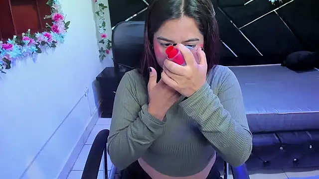 Snapshot of MariaClay chatting on December 2, 2025, 12:07 pm MariaClay online show from December 2, 2025, 12:07 pm