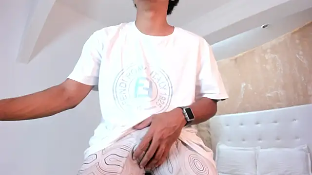 Snapshot of ANGEL_NICOLAS chatting on January 17, 2025, 8:33 pm ANGEL NICOLAS online show from January 17, 2025, 8:33 pm