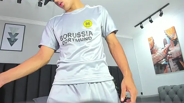 Snapshot of ANGEL_NICOLAS chatting on January 12, 2025, 12:39 am ANGEL NICOLAS online show from January 12, 2025, 12:39 am